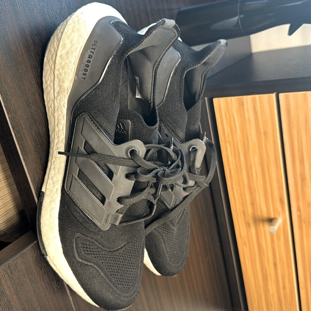 Adidas Men’s Ultraboost size 10